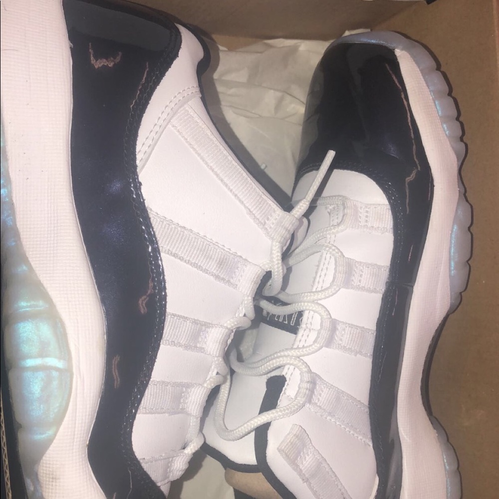 Sneakers - Picture 2 of 2